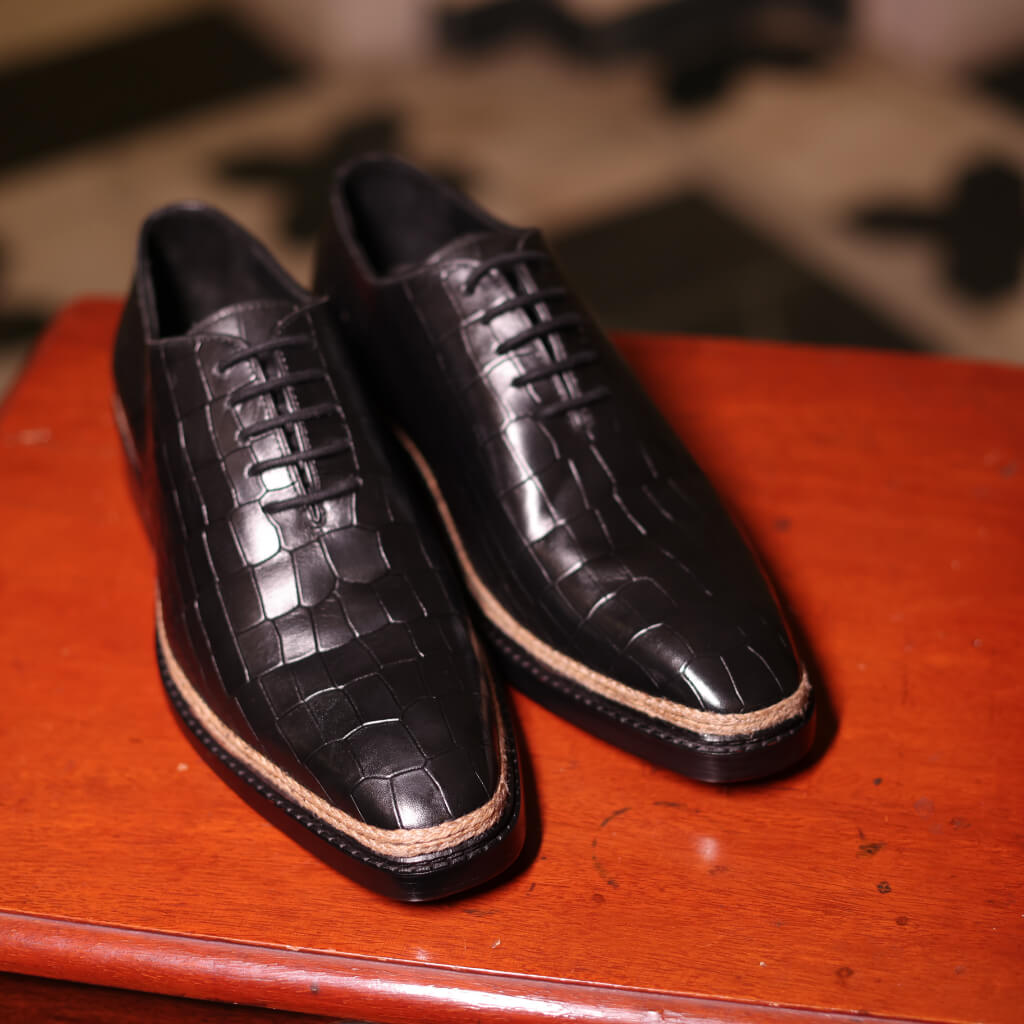 Oslo Lace: Classic Norwegian Croco Leather Lace-Up