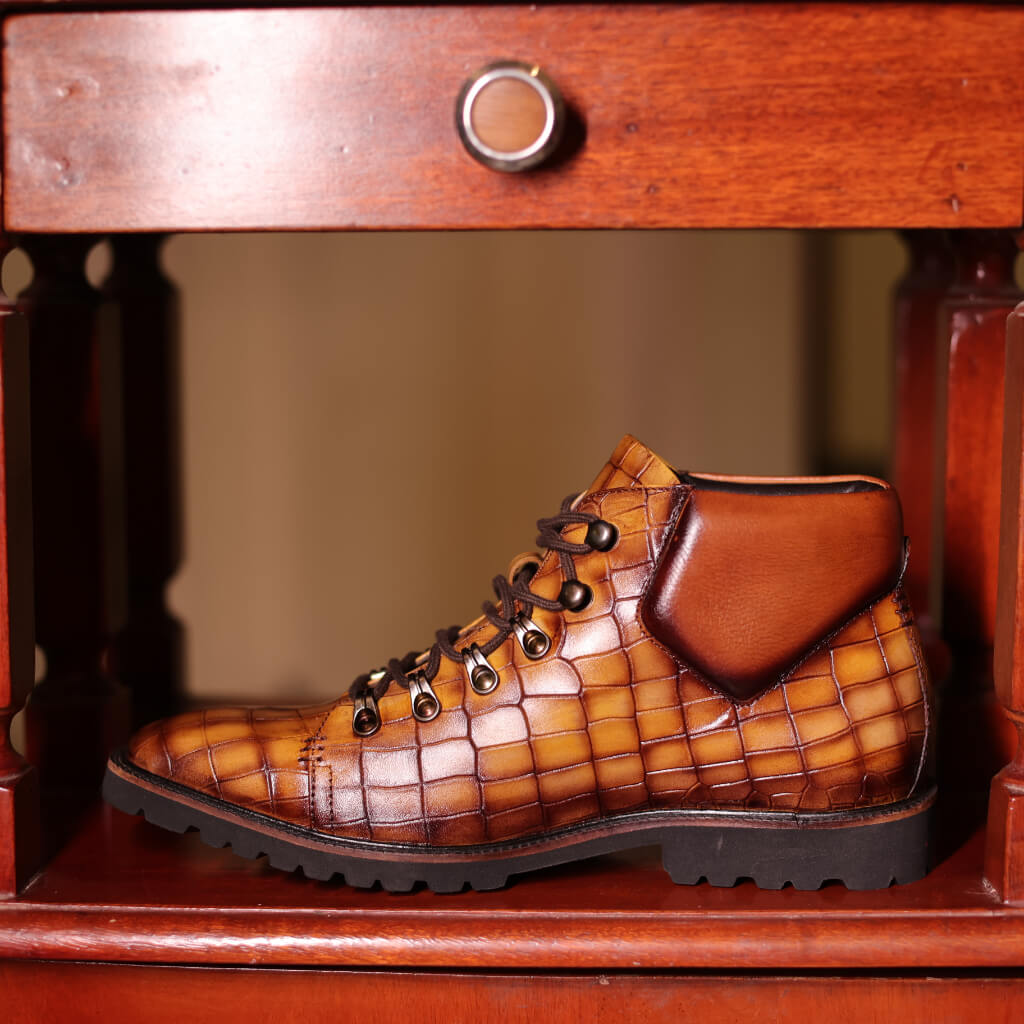 Savoy Chukka Boots in Curry Croco Leather