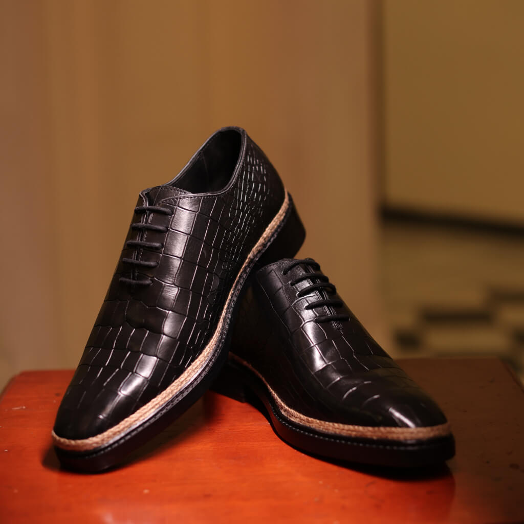 Oslo Lace: Classic Norwegian Croco Leather Lace-Up