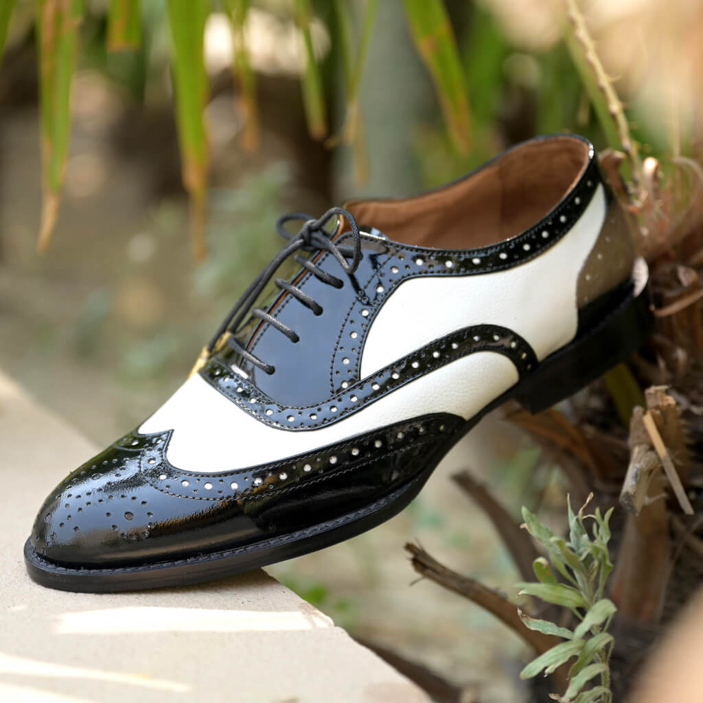 THE LONDON BROGUES IN BLACK & WHITE