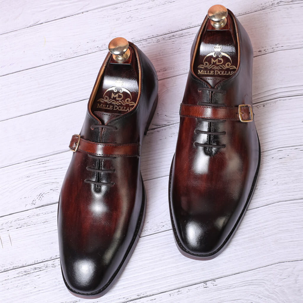 Thin-Strap Dark Oak Wooden Derby