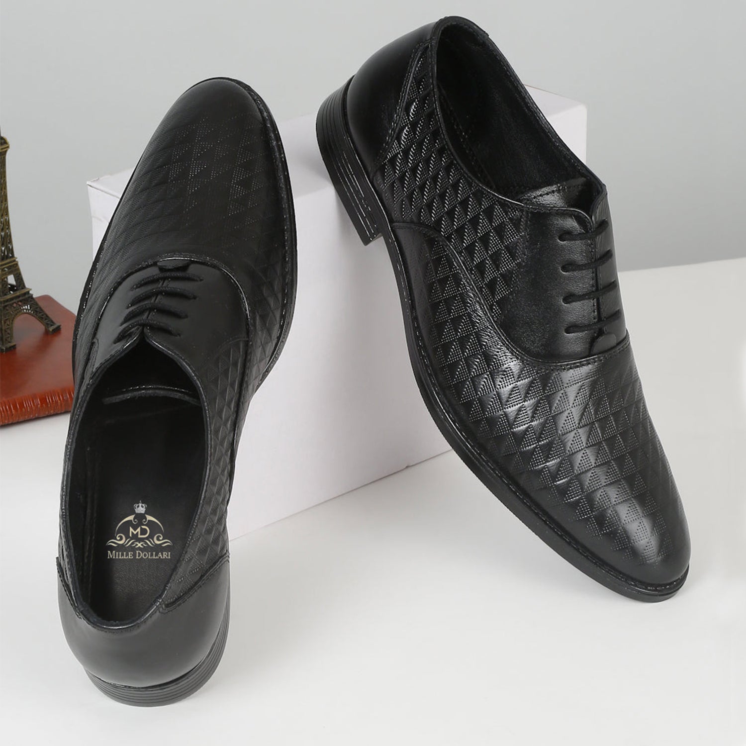 Men’s black textured leather lace-up formal shoes with premium finish, classic office wear leather shoes for men