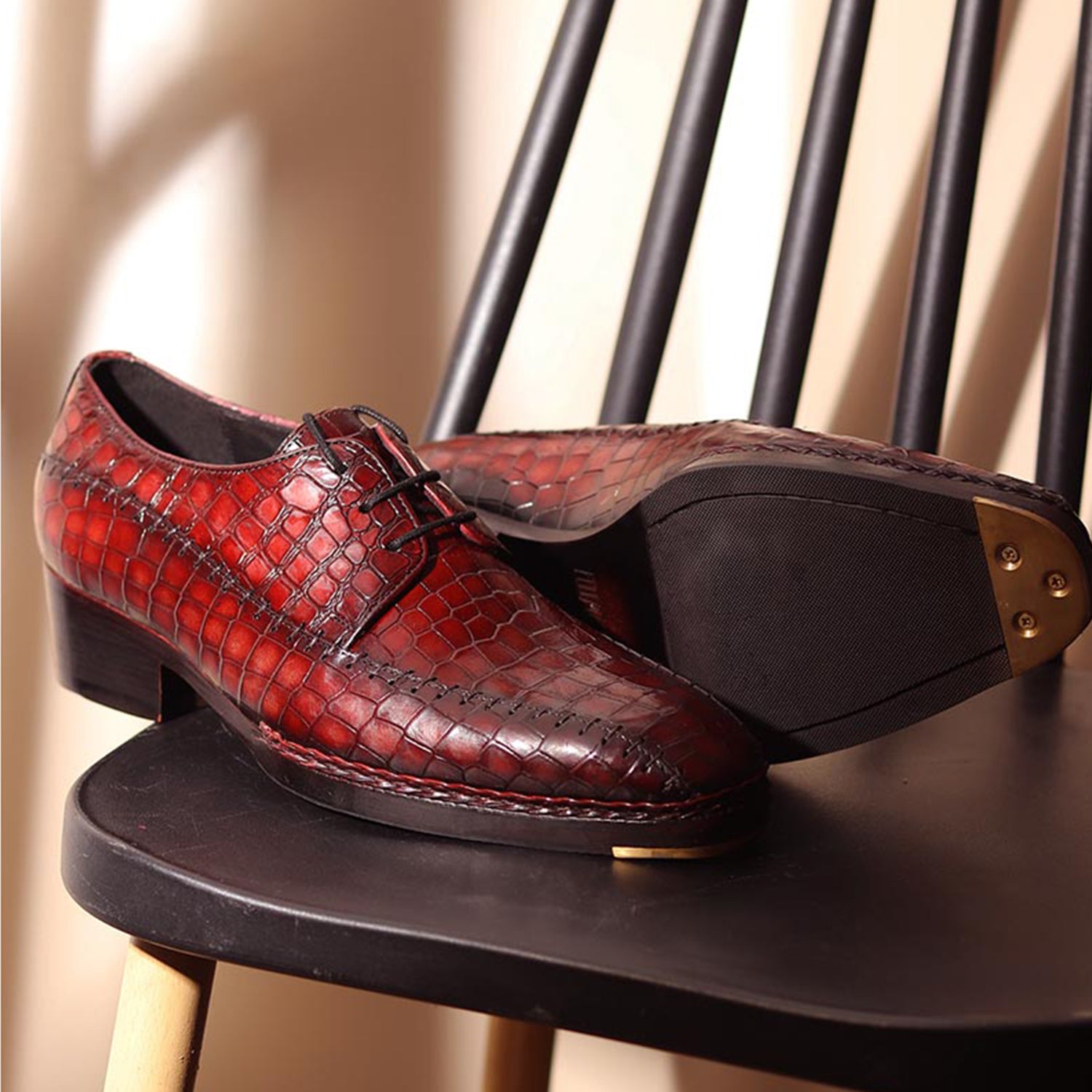 Men’s burgundy crocodile-embossed leather lace-up derby shoes with luxury textured finish, premium formal office and business wear shoes