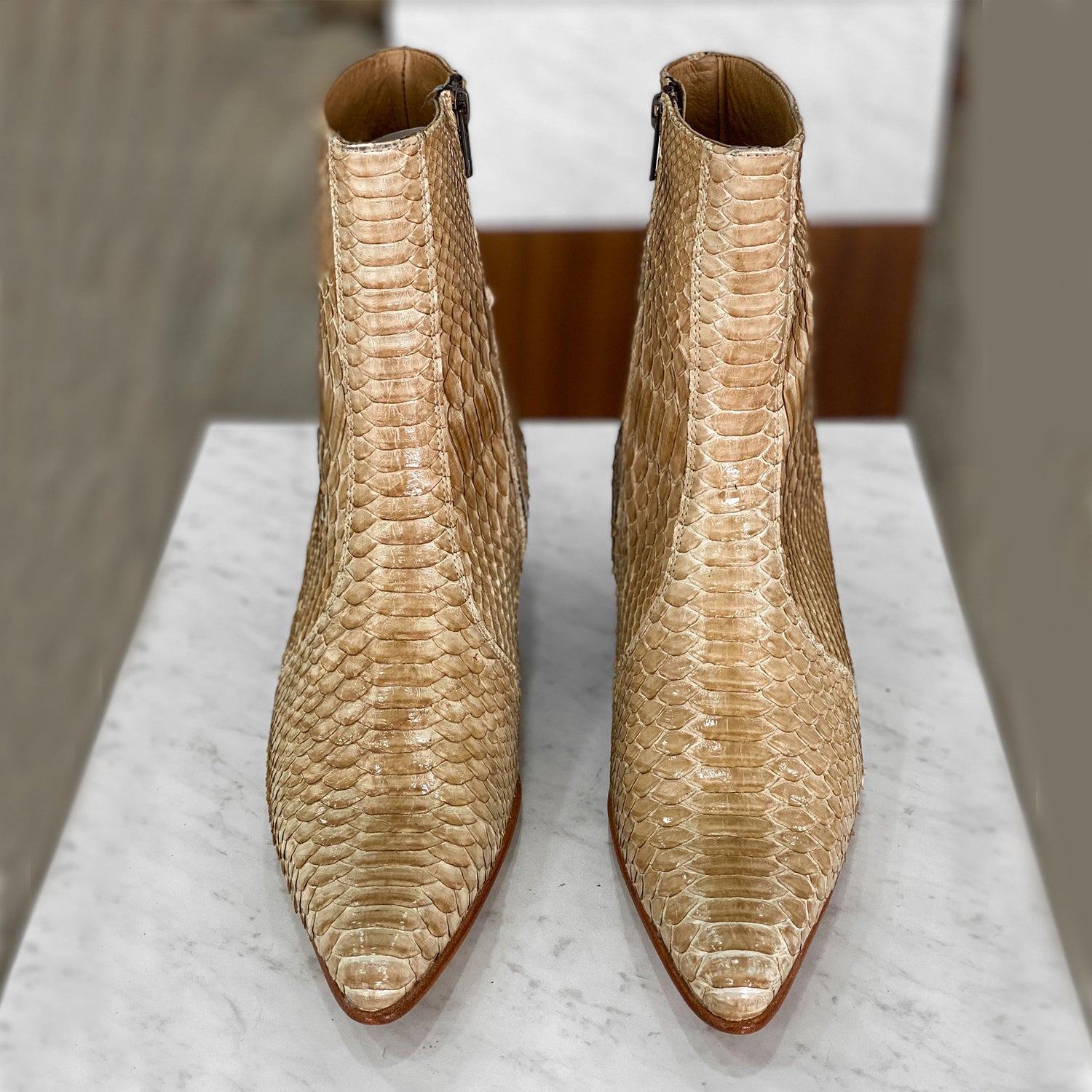 Men’s beige python leather ankle boots with natural snakeskin texture and side zipper, luxury handcrafted leather boots for men