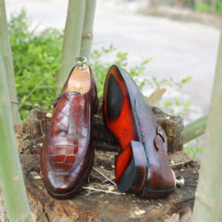 Regent Newsberry brown single monk strap shoe with full-grain Argentinian leather, Blake-stitched sole, and French sheepskin lining, perfect for any occasion.